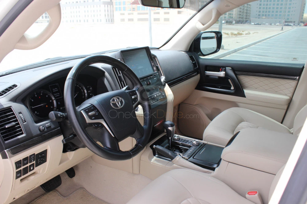 White Toyota Land Cruiser GXR V6 2020 for rent in Abu Dhabi 4